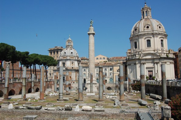 Roma, Colonna Traiana e Chiesa del SS. Nome di Maria al Foro Traiano
