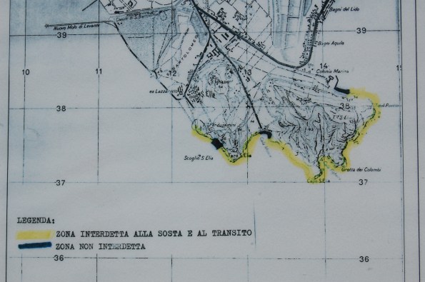 Cagliari, litorale interdetto (come si può vedere, il sentiero naturalistico e archeologico della Sella del Diavolo è fuori!)