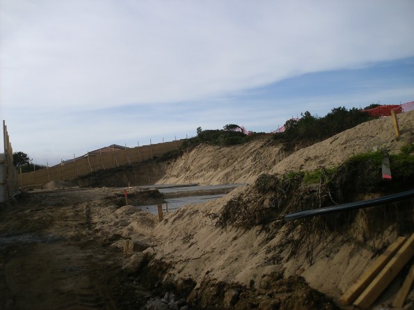 Badesi, cantiere edilizio sulle dune