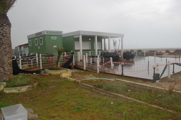 Cagliari, Poetto, sequestro preventivo dei "baretti" (2013)