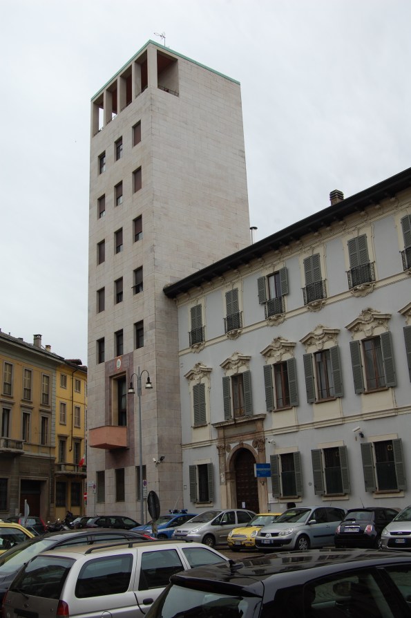 Milano, Piazza S. Sepolcro