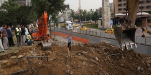 Istanbul, Gezy Park, inizio del taglio degli alberi e della protesta (maggio 2013)