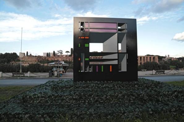 Roma, Circo Massimo, "monumento" abusivo