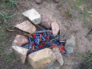 bossoli cartucce da caccia abbandonati