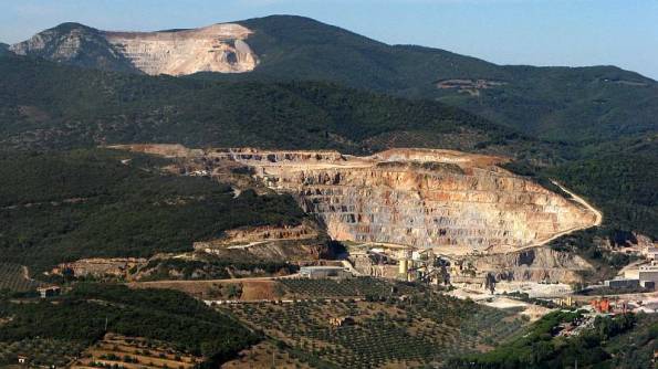 Campiglia Marittima, cave