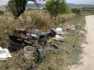 Quartucciu, discarica abusiva presso S.P. n. 94 e Lago Simbirizzi