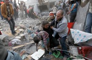 Gaza, bambino vittima dei bombardamenti israeliani