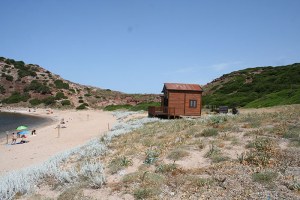 Alghero, Il Porticciolo, chioschi temporanei in area dunale (giugno 2014)