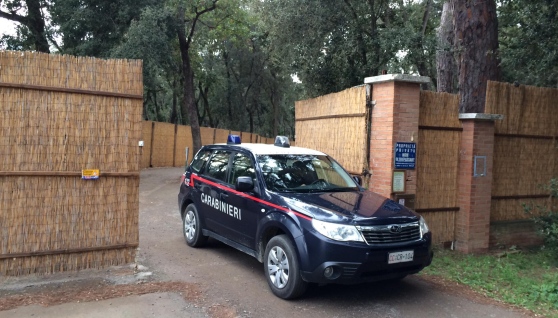 Castagneto Carducci, Marina di Castagneto, i Carabinieri eseguono il sequestro preventivo del complesso turistico "Paradù" (4 dicembre 2014)