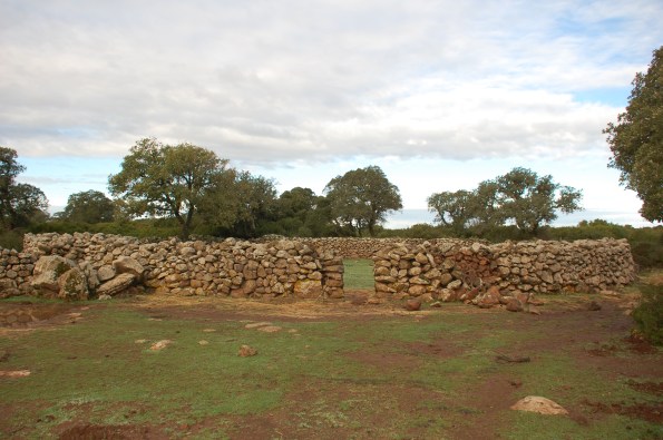 Giara, recinto (tancato) in pietra presso Pauli Piccìa
