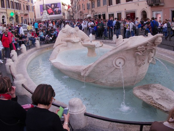 Roma, Piazza di Spagna, La Barcaccia