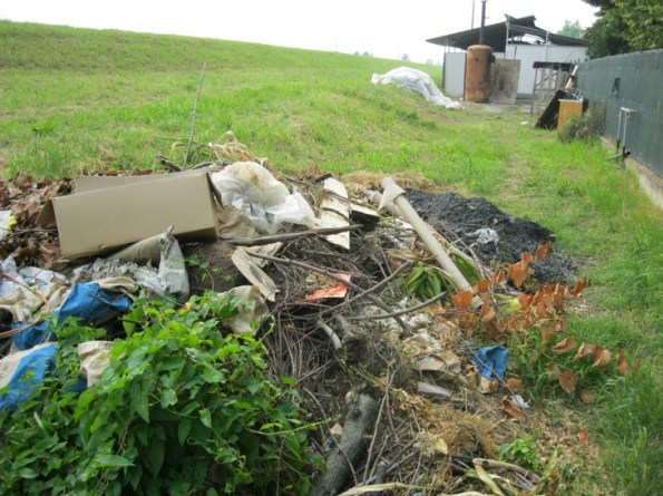 S. Maria di Veggiano, rifiuti, maggio 2012