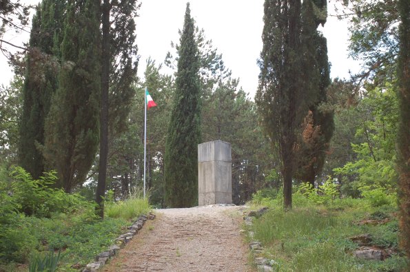 Monfalcone, Quota 85, Monumento a Enrico Toti