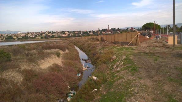 Quartu S. Elena, canale circondariale delle Saline, scarichi illeciti di rifiuti