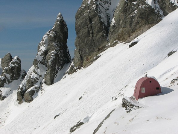 Alpi Apuane, il bivacco Aronte e Punta Carina