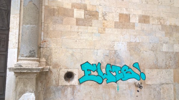 Cagliari, Chiesa di San Lucifero imbrattata (2 aprile 2016)