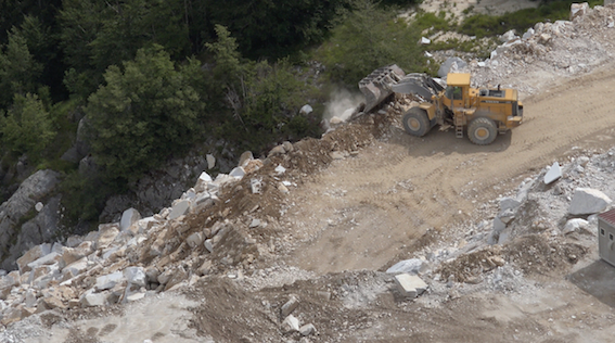 Alpi Apuane, Cava Fratteta, scarico detriti (luglio 2016)