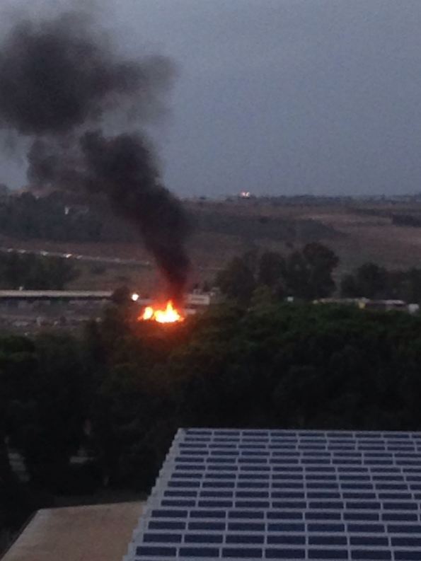 Cagliari, S. S. n. 554, campo nomadi abusivo, incendio di rifiuti (6 novembre 2016)