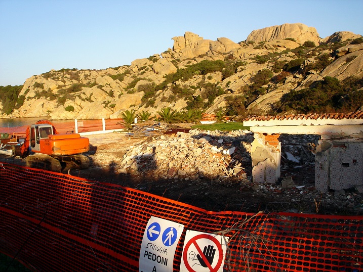 La Maddalena, Spalmatore, cantiere edilizio (dicembre 2016)