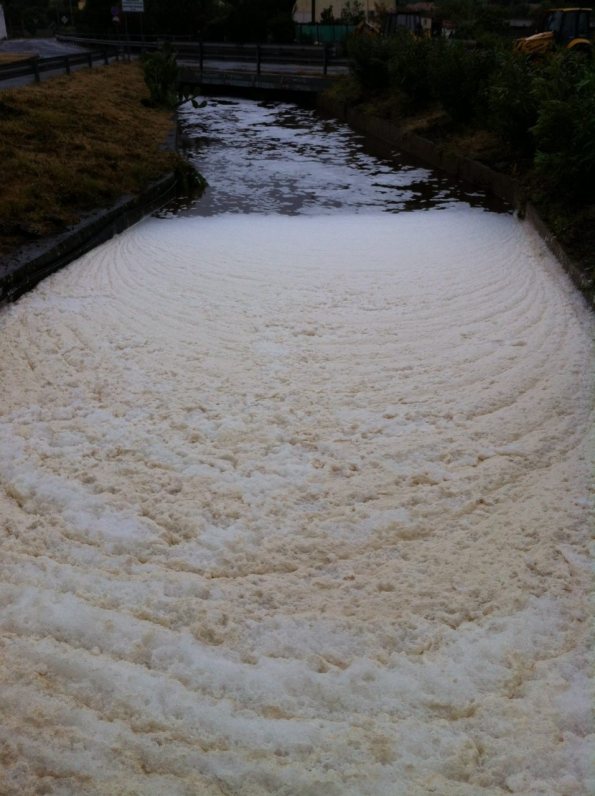 Carloforte, corsi d'acqua e schiuma (maggio 2018), 5