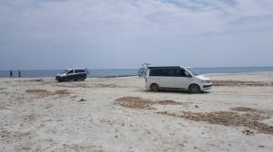 Siniscola, Berchida, pulmini in spiaggia (29 maggio 2018)